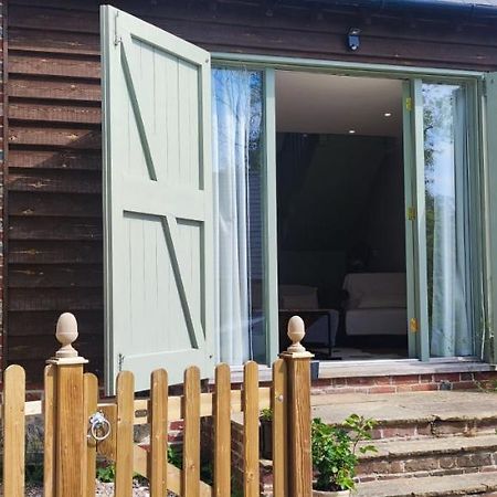 The Workshop Villa Elham Exterior photo